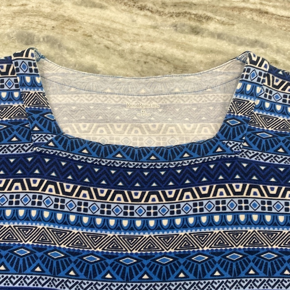 Kim Rogers size  XL top with 3/4 sleeves blue on blue alternating patterns - Picture 3 of 6